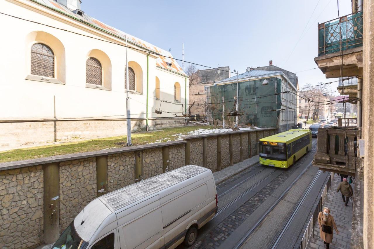 Квартира Студія Біля Оперного Театру По Вулиці Гонти 4-3А Lviv Exterior foto