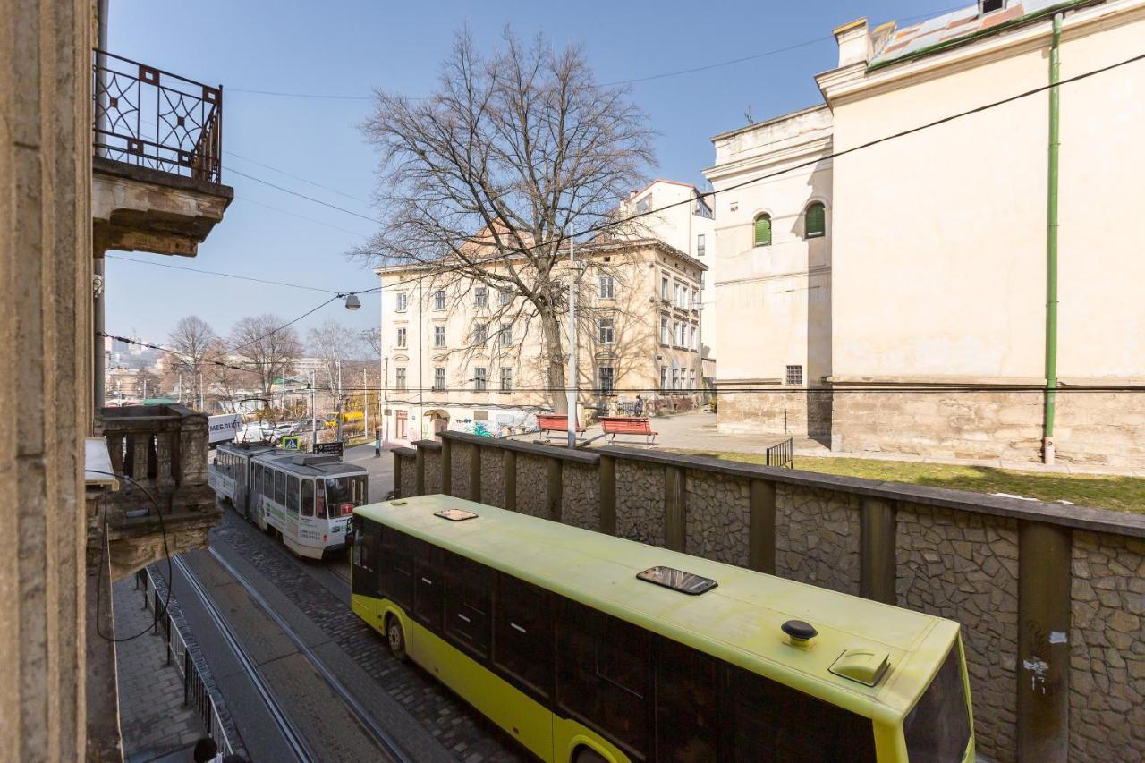 Квартира Студія Біля Оперного Театру По Вулиці Гонти 4-3А Lviv Exterior foto